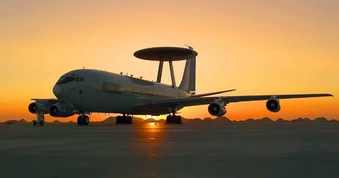 Cõng trên lưng chiếc đĩa khổng lồ, mẫu Boeing 707 này có gì đặc biệt mà giá lên tới nửa tỷ USD?