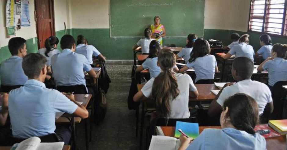 Cuba bãi bỏ kỳ thi tuyển sinh Đại học và kết thúc sớm năm học Cuba bãi bỏ kỳ thi tuyển sinh Đại học và kết thúc sớm năm học