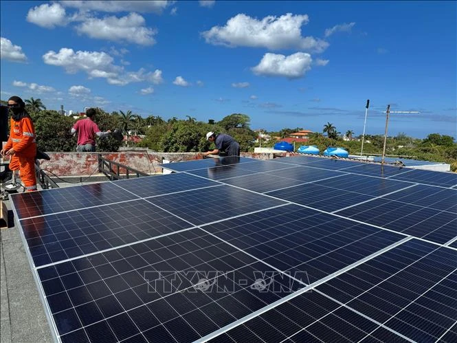 Cuba thúc đẩy cách mạng năng lượng tái tạo khi Mỹ chặn nguồn cung nhiên liệu Cuba thúc đẩy cách mạng năng lượng tái tạo khi Mỹ chặn nguồn cung nhiên liệu