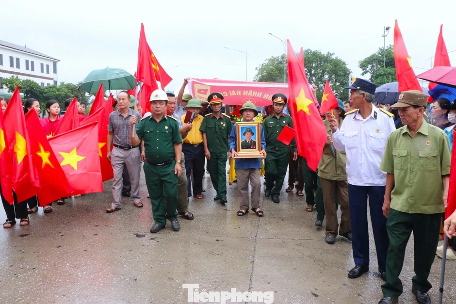 Cưới vợ được 7 ngày rồi ra trận, 59 năm sau người lính mới trở về Cưới vợ được 7 ngày rồi ra trận, 59 năm sau người lính mới trở về