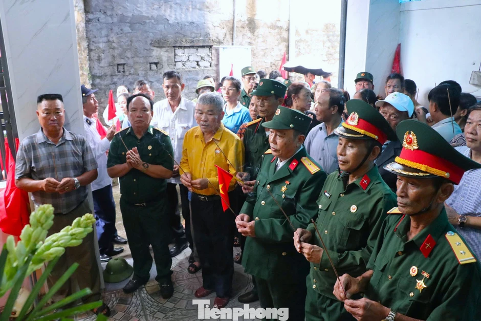 Cưới vợ được 7 ngày rồi ra trận, 59 năm sau người lính mới trở về Cưới vợ được 7 ngày rồi ra trận, 59 năm sau người lính mới trở về