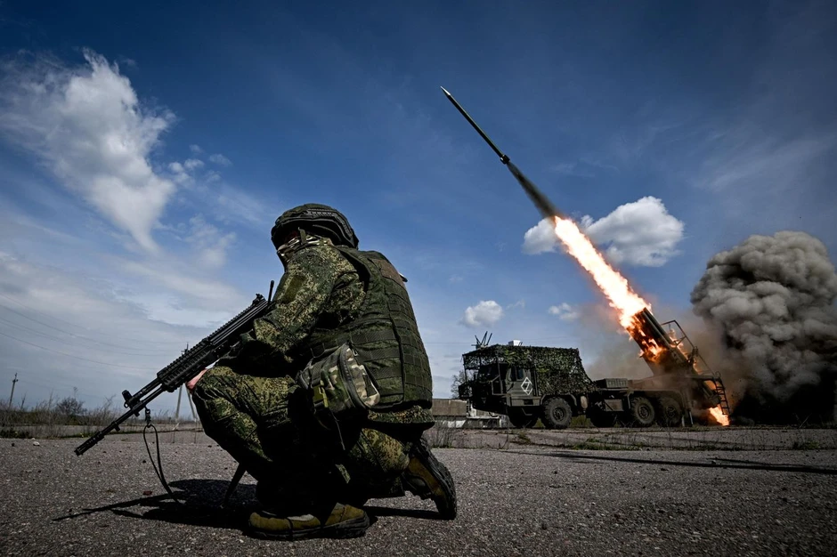 Cựu Bộ trưởng Quốc phòng Ukraine nêu chiến lược đối phó tên lửa Nga