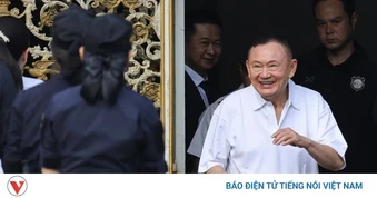 Cựu Thủ tướng Thái Lan Thaksin Shinawatra được ra tù trước thời hạn