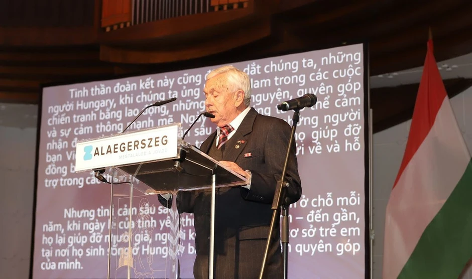 Đại sứ quán Việt Nam tại Hungary tổ chức nhiều hoạt động tôn vinh cuộc đời và sự nghiệp vĩ đại của Chủ tịch Hồ Chí Minh