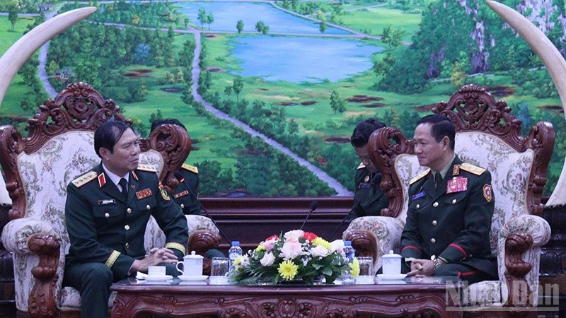 Đại tướng Nguyễn Tân Cương thăm và làm việc tại Lào Đại tướng Nguyễn Tân Cương thăm và làm việc tại Lào