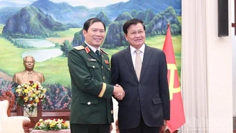 Đại tướng Nguyễn Tân Cương thăm và làm việc tại Lào