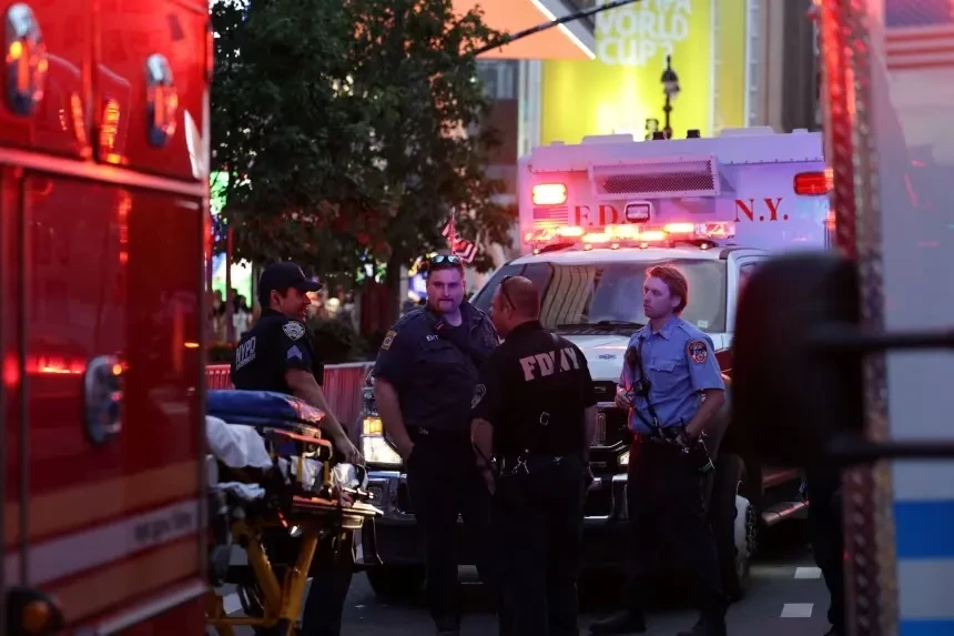 Đâm dao tại nhà ga lớn ở New York khiến 6 người bị thương Đâm dao tại nhà ga lớn ở New York khiến 6 người bị thương