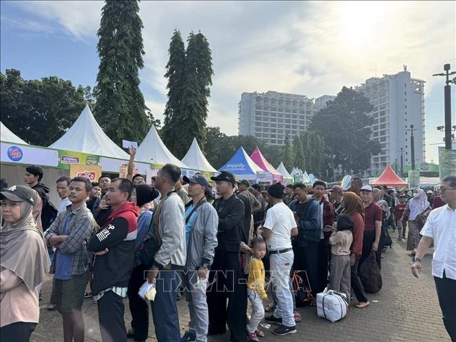 Dân số Indonesia vượt 290 triệu người, gần 70% trong độ tuổi lao động Dân số Indonesia vượt 290 triệu người, gần 70% trong độ tuổi lao động
