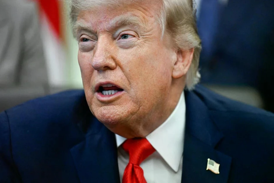 Đảng Dân chủ chỉ trích thỏa thuận Tổng thống Trump ký với Iran Đảng Dân chủ chỉ trích thỏa thuận Tổng thống Trump ký với Iran