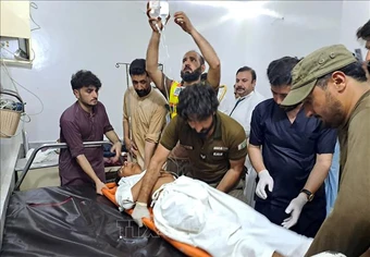 Đánh bom liều chết tại Pakistan, hàng chục người thương vong