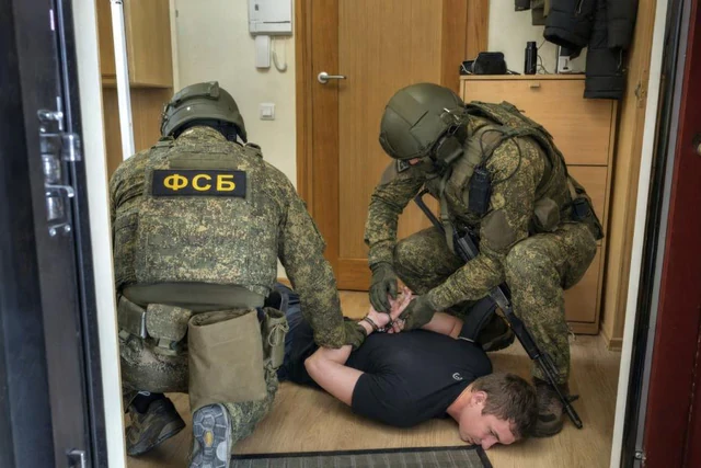 Đánh từ bên trong: Không phải Ukraine! Một thế lực tạo ra “ngựa thành Troy” mới cho Nga, lộ manh mối đầu tiên