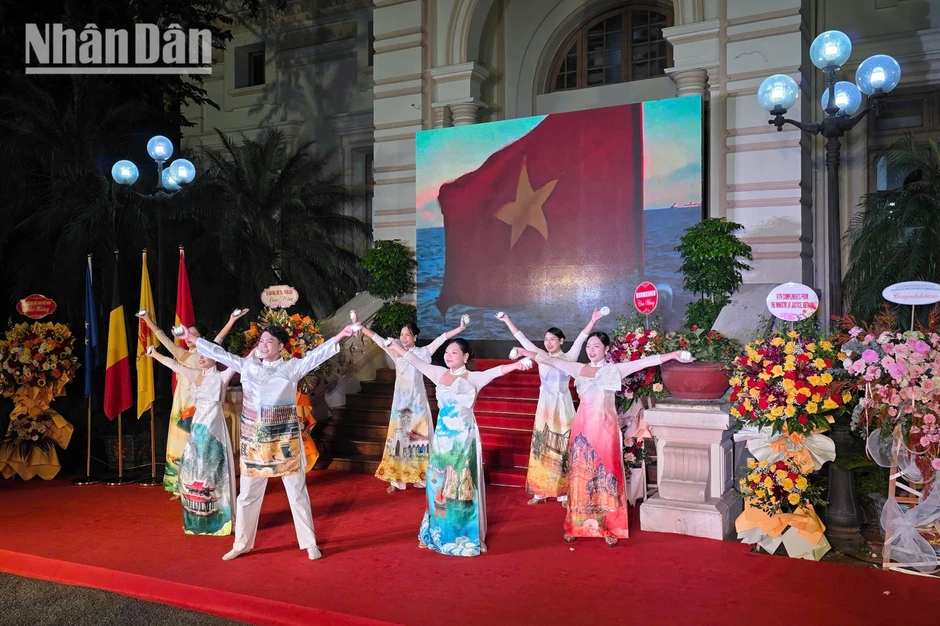 Dấu ấn 30 năm hữu nghị-hợp tác giữa Việt Nam và phái đoàn Wallonie-Bruxelles (Bỉ) Dấu ấn 30 năm hữu nghị-hợp tác giữa Việt Nam và phái đoàn Wallonie-Bruxelles (Bỉ)