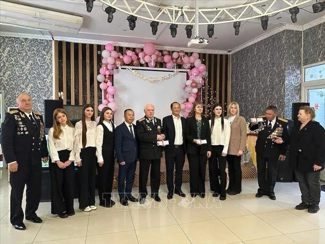 Dấu ấn Chủ tịch Hồ Chí Minh tại Vladivostok (LB Nga) Dấu ấn Chủ tịch Hồ Chí Minh tại Vladivostok (LB Nga)