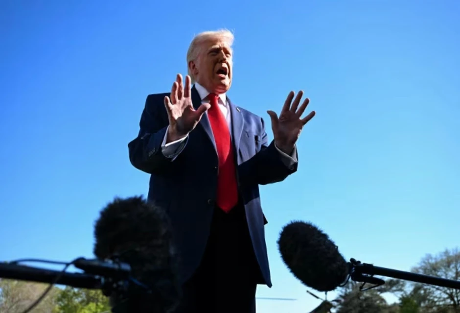 Đe dọa phong toả eo biển Hormuz: Nước cờ mạo hiểm của Tổng thống Mỹ Trump Đe dọa phong toả eo biển Hormuz: Nước cờ mạo hiểm của Tổng thống Mỹ Trump