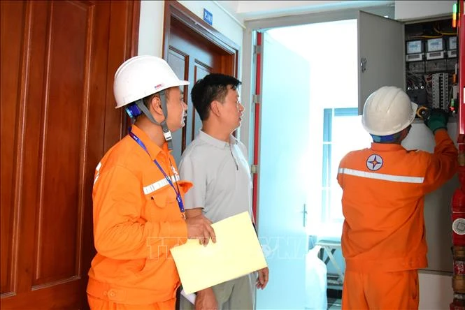 Dịch vụ điện sau công tơ: Thêm giải pháp bảo đảm an toàn cho người dân Dịch vụ điện sau công tơ: Thêm giải pháp bảo đảm an toàn cho người dân