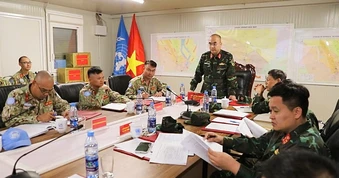 Đoàn công tác Bộ Quốc phòng làm việc với lực lượng gìn giữ hòa bình Việt Nam ở Abyei