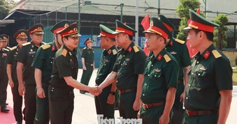 Đoàn công tác Bộ Quốc phòng QĐND Lào thăm Bộ CHQS TP. Đà Nẵng