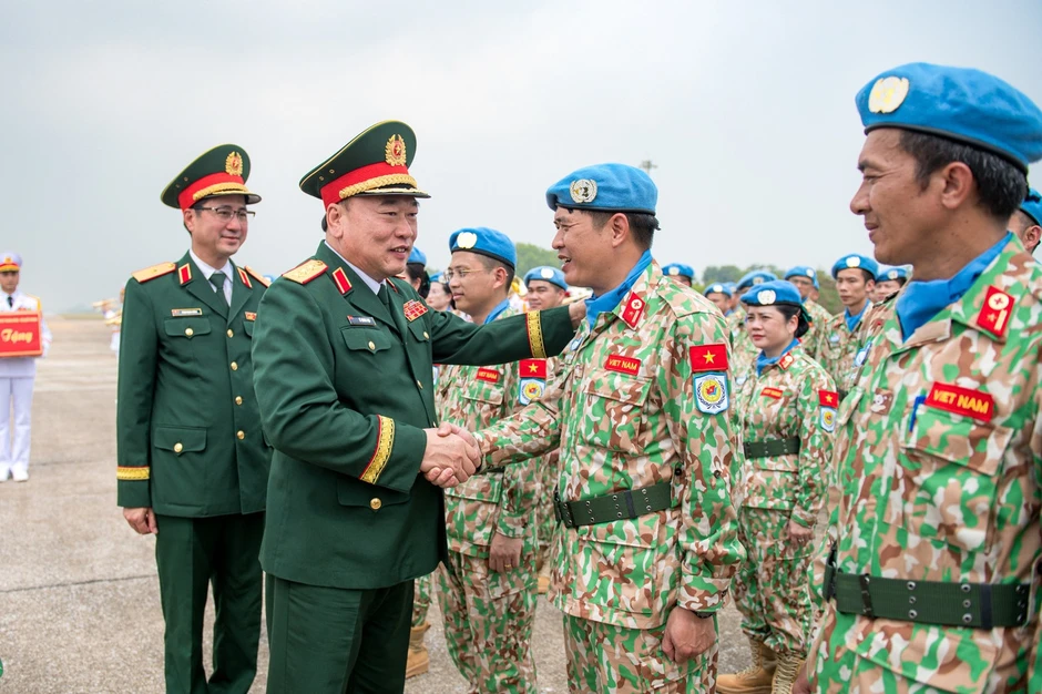 Đội Công binh số 5 của Việt Nam lên đường tới Abyei Đội Công binh số 5 của Việt Nam lên đường tới Abyei