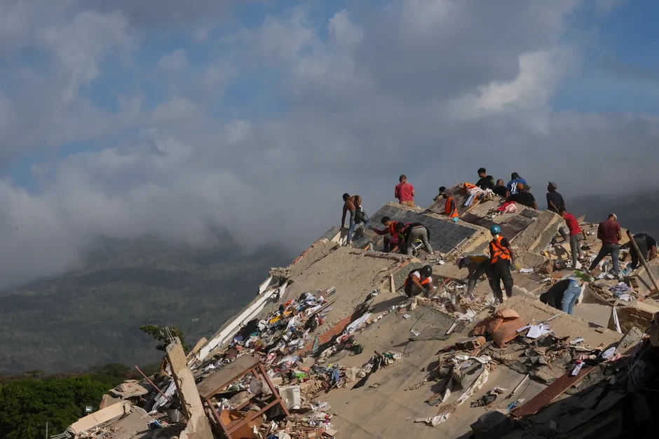 Động đất ở Venezuela: Hơn 1.700 người thiệt mạng, tiếp tục xảy ra dư chấn Động đất ở Venezuela: Hơn 1.700 người thiệt mạng, tiếp tục xảy ra dư chấn