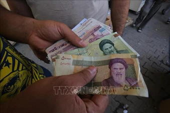 Đồng rial Iran rơi xuống mức thấp kỷ lục giữa lệnh ngừng bắn mong manh với Mỹ và Israel
