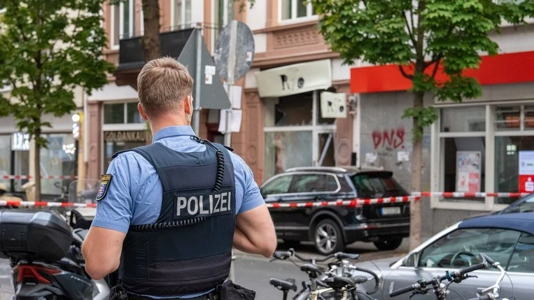 Đức: Hàng loạt vụ nổ bí ẩn làm rung chuyển thành phố Frankfurt Đức: Hàng loạt vụ nổ bí ẩn làm rung chuyển thành phố Frankfurt