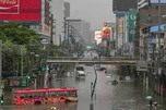 Đường phố Bangkok hóa biển nước, Thái Lan ban bố tình trạng khẩn cấp
