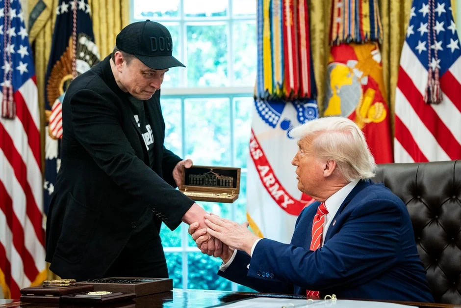 Elon Musk, Tim Cook và những ai nữa sẽ theo ông Trump đến Trung Quốc? Elon Musk, Tim Cook và những ai nữa sẽ theo ông Trump đến Trung Quốc?