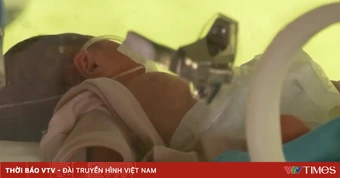 Em bé chào đời giữa động đất ở Indonesia