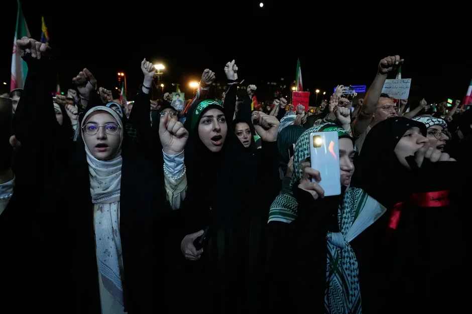 Eo biển Hormuz: 94 ngày gián đoạn và ảnh hưởng lan rộng Eo biển Hormuz: 94 ngày gián đoạn và ảnh hưởng lan rộng