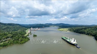 Eo biển Hormuz đình trệ, kênh đào Panama trở nên sôi động