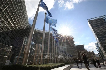 EU chạy đua hoàn tất thỏa thuận thương mại với Mỹ