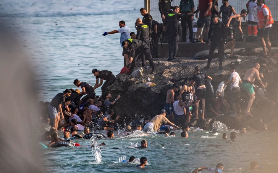 EU chia rẽ về chính sách di cư, Tây Ban Nha trước nguy cơ bị loại khỏi Schengen EU chia rẽ về chính sách di cư, Tây Ban Nha trước nguy cơ bị loại khỏi Schengen