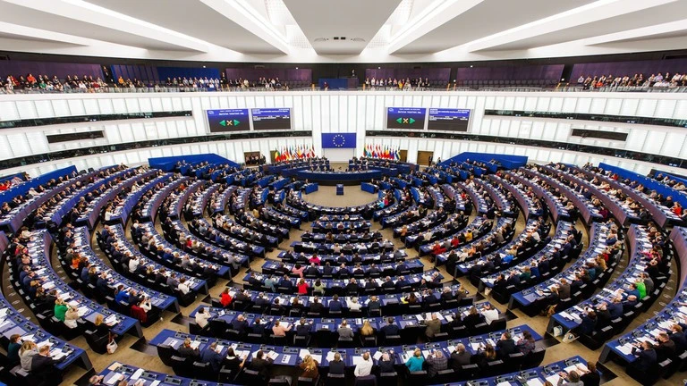 EU chùn bước trước kế hoạch chuyển tài sản Nga cho Ukraine EU chùn bước trước kế hoạch chuyển tài sản Nga cho Ukraine