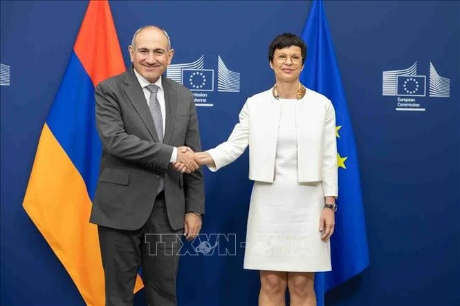 EU củng cố quan hệ với Armenia, tăng cường phối hợp chống can thiệp từ bên ngoài EU củng cố quan hệ với Armenia, tăng cường phối hợp chống can thiệp từ bên ngoài