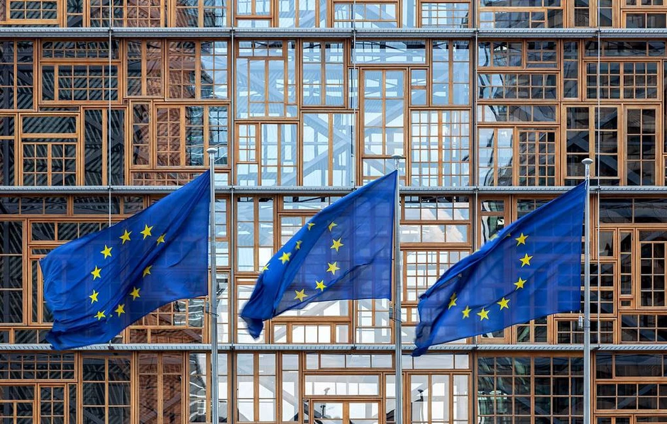 EU gia hạn trừng phạt Nga, loại 2 tỷ phú khỏi 'danh sách đen' EU gia hạn trừng phạt Nga, loại 2 tỷ phú khỏi 'danh sách đen'