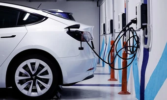 EU rót hơn 230 tỷ USD vào pin, xe điện để giảm phụ thuộc Trung Quốc - Báo TinVina
