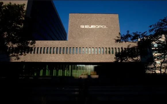 Europol vô hiệu hóa hàng nghìn tài khoản trực tuyến của IRGC tại 19 quốc gia Europol vô hiệu hóa hàng nghìn tài khoản trực tuyến của IRGC tại 19 quốc gia