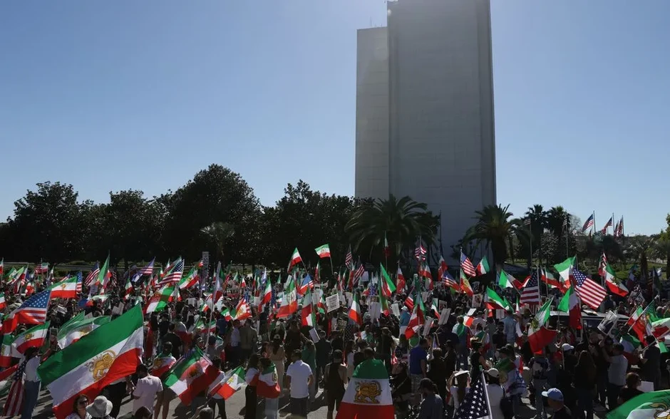 FBI cảnh báo nguy cơ Iran trả đũa nhằm vào các mục tiêu ở California FBI cảnh báo nguy cơ Iran trả đũa nhằm vào các mục tiêu ở California