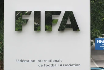 FIFA tuyên bố không từ bỏ kế hoạch bán cổ phần giữa làn sóng phản đối