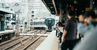 Ga tàu thành 'mỏ vàng' bất động sản, một siêu đô thị châu Á vận hành kiểu 'càng đông càng năng suất'