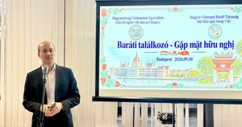 Gặp mặt hữu nghị, tăng cường giao lưu nhân dân Việt Nam-Hungary