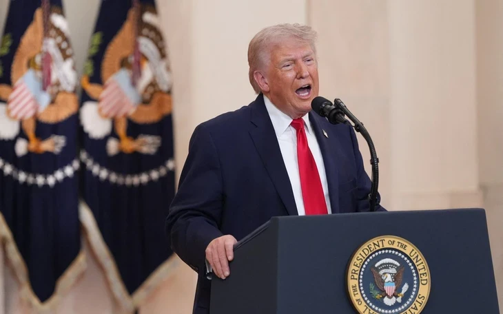 Giá dầu bật tăng 5%, chứng khoán lao dốc sau tuyên bố 'đánh Iran cực mạnh' của ông Trump Giá dầu bật tăng 5%, chứng khoán lao dốc sau tuyên bố 'đánh Iran cực mạnh' của ông Trump