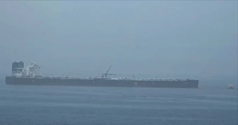 Giá dầu tăng mạnh sau dự thảo của Iran về eo biển Hormuz