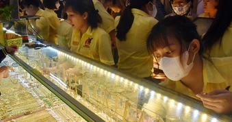 Giá vàng hôm nay, 7-3: Bật tăng trở lại