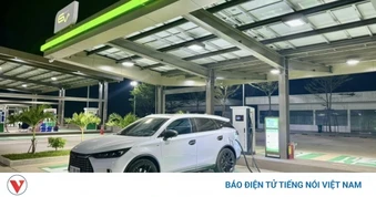 Giá xăng leo thang, nhiều người dân Campuchia chuyển sang xe điện