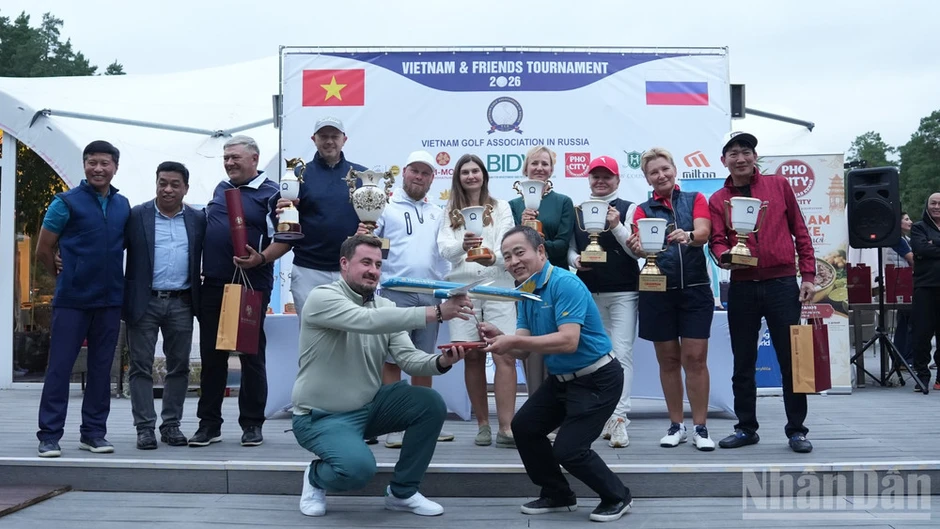 Giải Golf gắn kết cộng đồng và quảng bá hình ảnh Việt Nam tại Nga Giải Golf gắn kết cộng đồng và quảng bá hình ảnh Việt Nam tại Nga