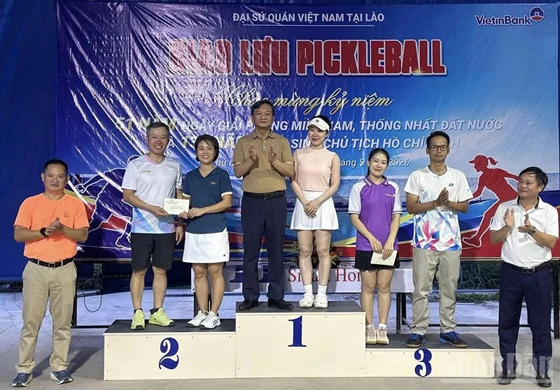 Giao lưu Pickleball chào mừng 136 năm Ngày sinh Chủ tịch Hồ Chí Minh tại Lào Giao lưu Pickleball chào mừng 136 năm Ngày sinh Chủ tịch Hồ Chí Minh tại Lào
