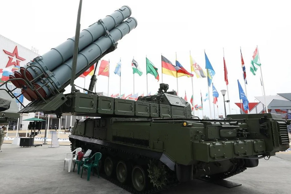 Giây phút FPV Ukraine lao vào xe tên lửa trị giá 50 triệu USD của Nga Giây phút FPV Ukraine lao vào xe tên lửa trị giá 50 triệu USD của Nga
