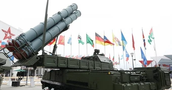 Giây phút FPV Ukraine lao vào xe tên lửa trị giá 50 triệu USD của Nga
