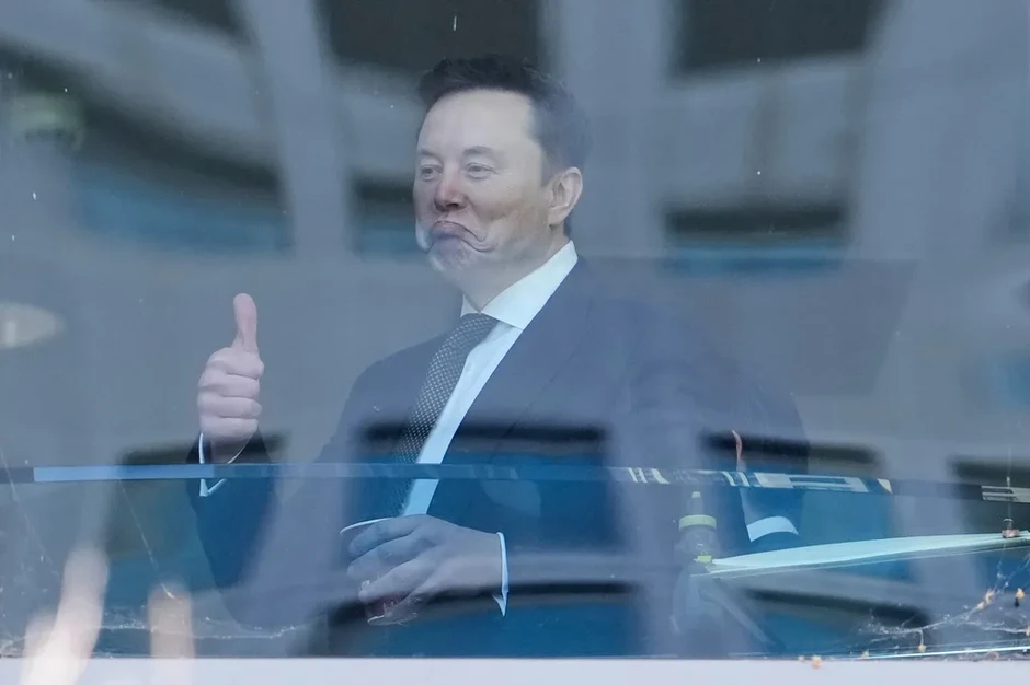 Gói thù lao của tỷ phú Elon Musk tại Tesla năm 2025 đạt mức kỷ lục Gói thù lao của tỷ phú Elon Musk tại Tesla năm 2025 đạt mức kỷ lục